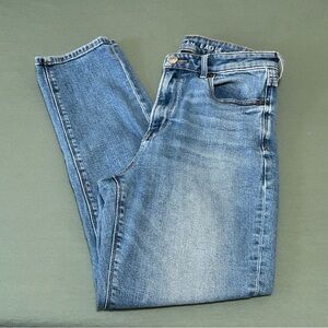 American Eagle Straight Leg Jean
